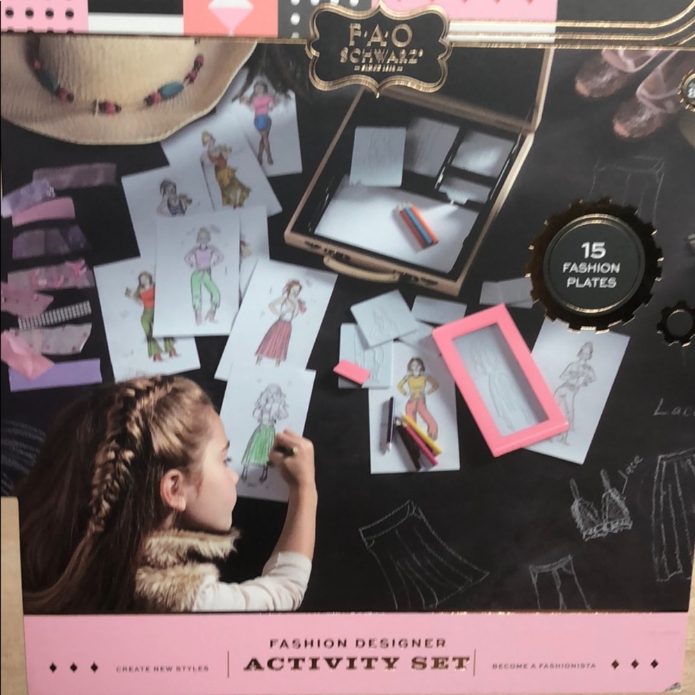 FAO Schwartz Fashion Design Activity Set - Picture 2 of 5